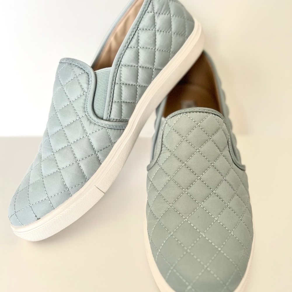 STEVE MADDEN QUILTED SLIP ON SNEAKERS